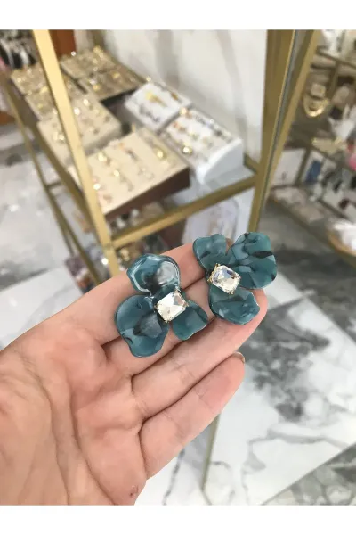 Taş Detaylı Menekşe Model Küpe