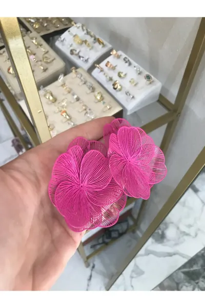 Metal Çizgili Çiçek Model Küpe