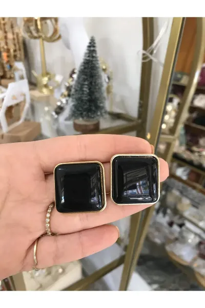 Kare Gold Detaylı Siyah Küpe