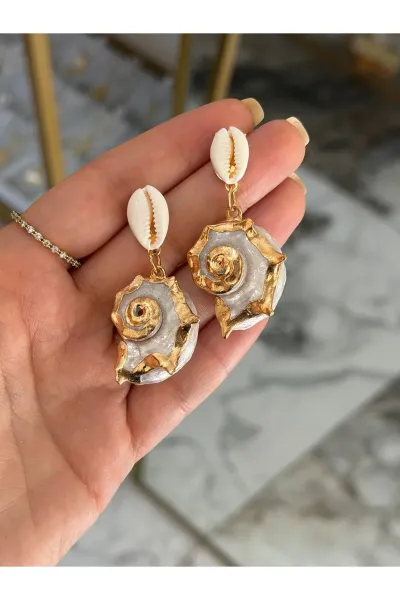 Gold İşlemeli Deniz Kabuğu Model Küpe