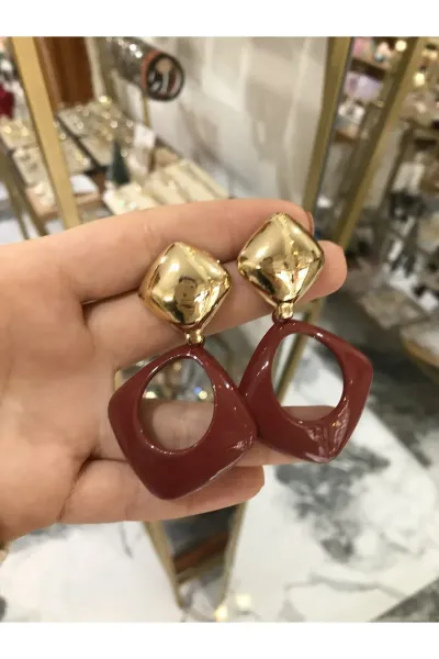 Gold Detaylı Asimetrik Model Bordo Küpe