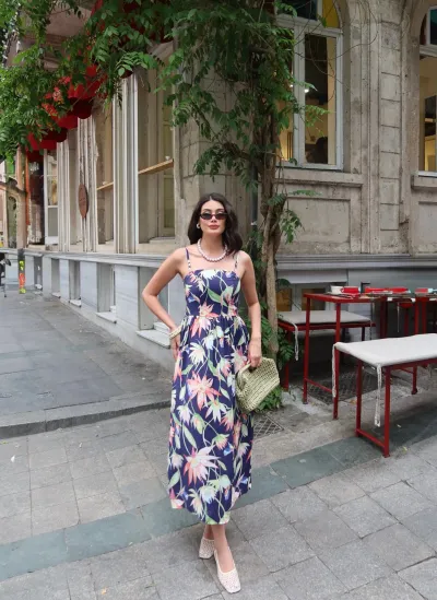 Çiçek Desenli Askılı Elbise Lacivert