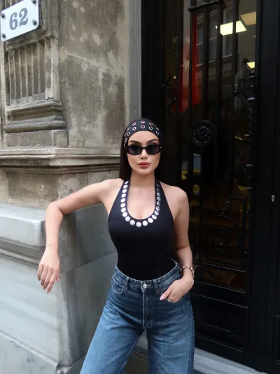 Dalgıç Kumaş Pullu Boyundan Geçmeli Crop