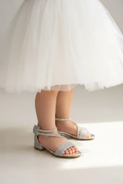 KIZ BEBEK TAŞLI ABİYE AYAKKABI — Gümüş