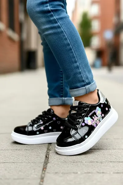 KIZ ÇOCUK LABUBU TEMALI SNEAKER — Siyah BEYAZ