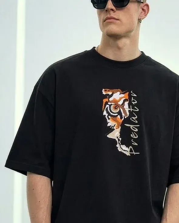 Siyah Wild Wood Predator baskılı oversize t-shirt