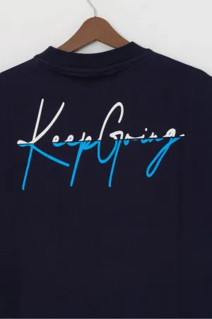Wild Wood "Keep Going" Grafik Baskılı Premium Oversize T-shirt — Lacivert 2