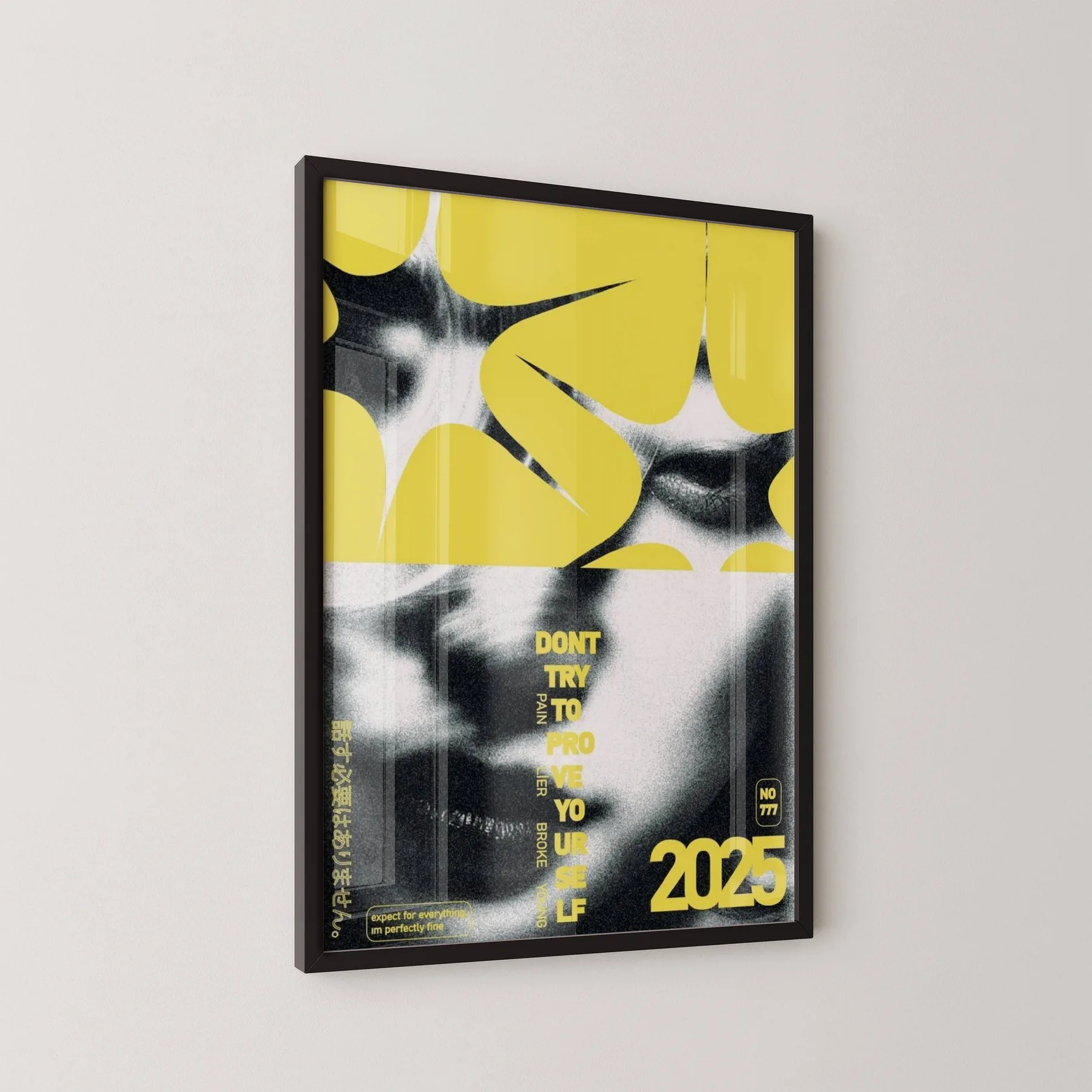 Sarı Yüz Kolajı Pop Art Tablo 1 Adet Masif Ahşap Çerçeveli - siyah çerçeve, açılı görünüm